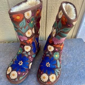 UGG Wahine Boots